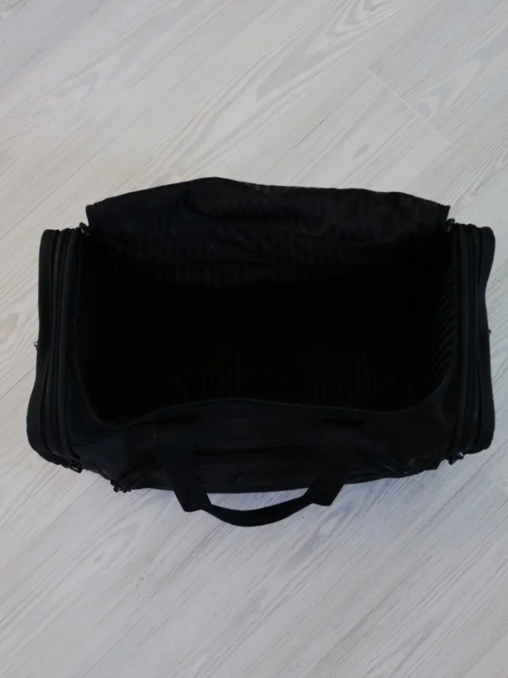TUMI Alpha Duffle Bag Carry-On Black Ballistic Nylon Weekender Travel 221D3